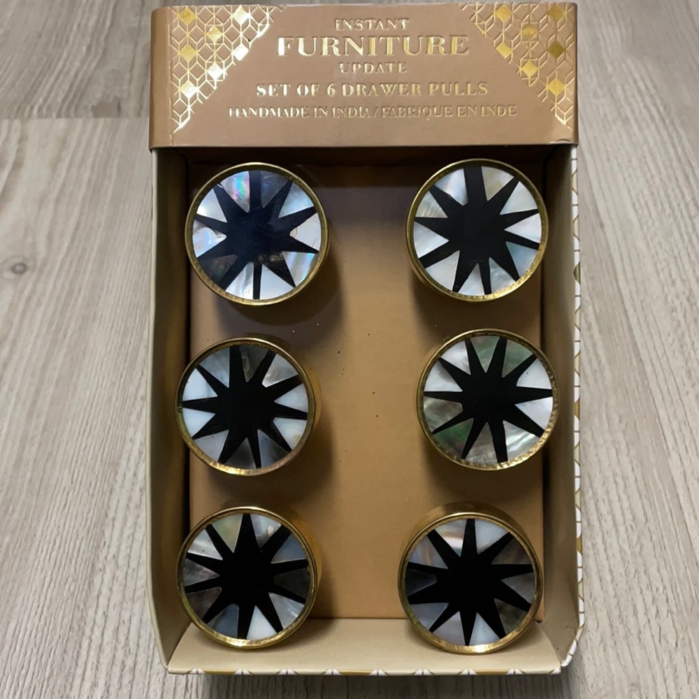 Set of 6 Gold with Black and Shell Like Accents